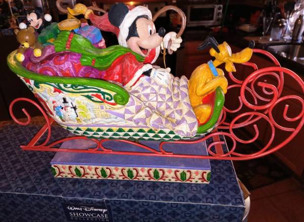 DISNEY'S MICKEY & PLUTO "LAUGHING ALL THE WAY" HOLIDAY FIGURINE - NWT 1