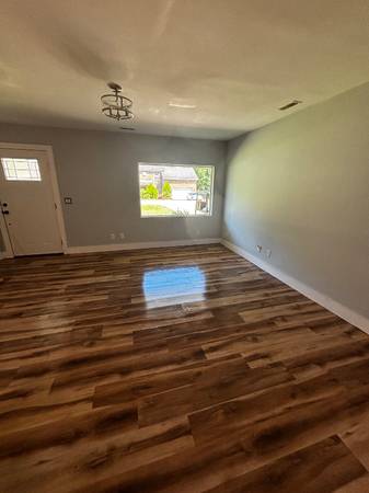 $1980.00 / 3br - 1320ft2 - Front unit64015948151425124