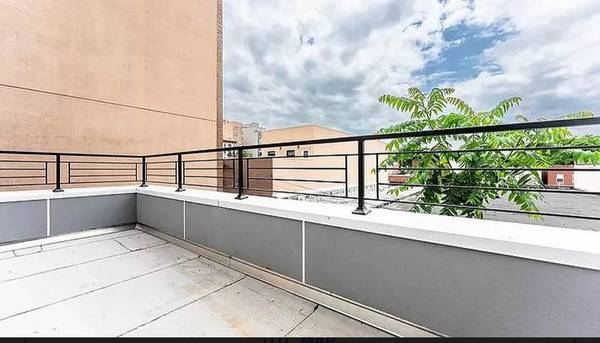 $1,770 / 3br - 200ft2 - Steps to vibrant 5th Avenue and Industry City. Short walk to Prospect (Brooklyn)63689574686851120