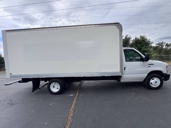 2019 Ford E350 SD - Photo 7