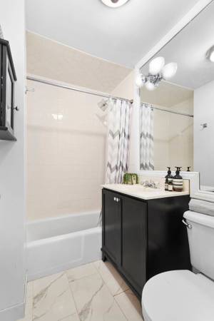 $2,800 / 1br - Oct-Ene - Subarriendo en Manhattan - Cerca de East Village - ¡Bien Conectado! (East Village)63880471566849124