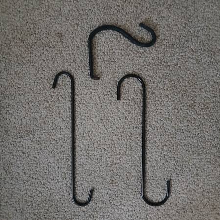"S" Extender Hooks & Straight Upcurled Wall Hook (For Hanging) 1