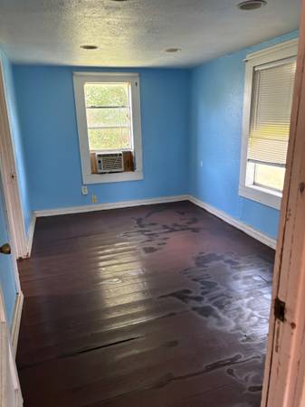 $975 / 2br - 780ft2 - House For Rent (Ingleside)64036541706626121