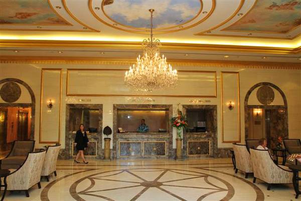 $125 / 440ft2 - 🔴 Estudio en piso alto en el Royal Garden. $125 a $145 + impuestos (Waikiki, Honolulu, Oahu)63686727449857121