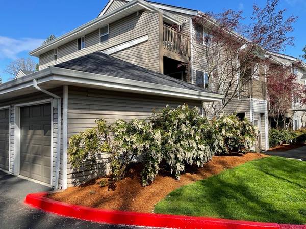 $1,995 / 3br - West of Portland - Luxury Three Bed - Entertainment-Style Kitchen (Beaverton / Aloha)63831397683329124