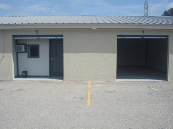 $895 Air conditioned office with warehouse space (Largo)64002491993218121