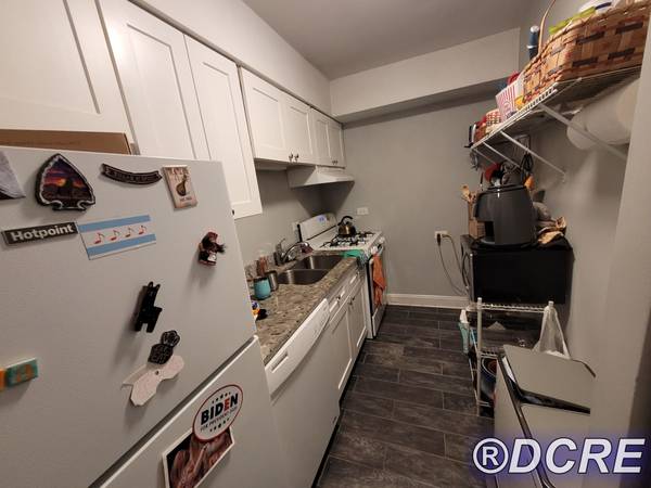 $1,750 / 1br - October 1st - Nice sized rehabbed 1BR in Lincoln Park w/ Garage avail! (Lincoln Park)63781607362947122