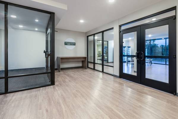 $385 / 1br - Salida rápida, centro de fitness accesible, WiFi gratis (5831 Alta Lk Dr, Indianapolis, IN)63989077075459123