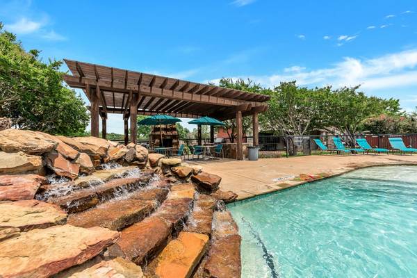 $1,165 / 1hab - 735ft2 - Persianas, Oficial de Cortesía, Aire Acondicionado (4500 Sojourn Dr, Addison, TX)63846410188673123