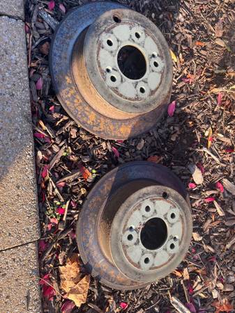 Free metal SCRAP; 2 brake rotors, shelf 1