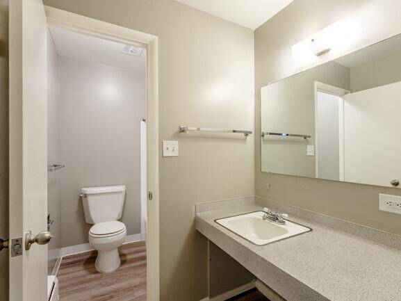 $1,450 / 2br - 800ft2 - Kitchen, Professional Management, Convenient Location, Range63973357672962122