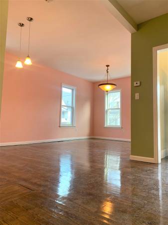 $3,995 / 5br - Everett 5 Bed/2 Bath Single-Family Home | Near Broadway63699276372609120