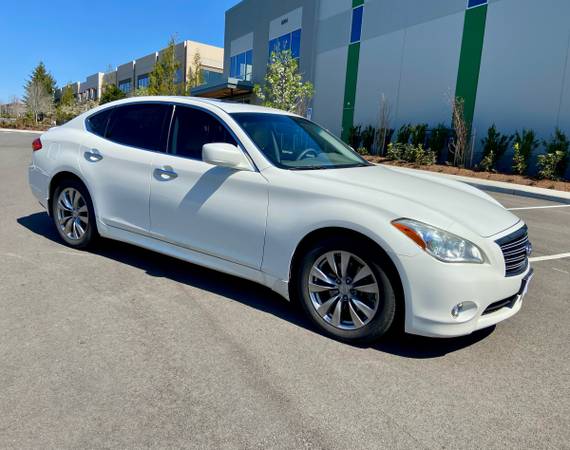 2011 Infiniti M56 - $6,550 (Snoqualmie)63470762655363120