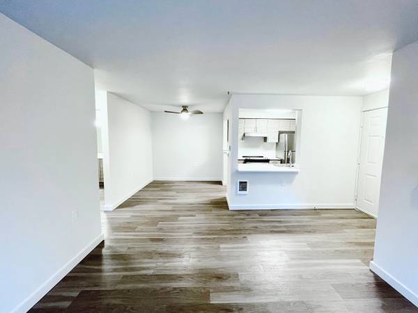 $1,625 / 1br - 700ft2 - One Bedroom One Bath ~ Available for Move in Now WITH NEW DEAL ALERT ! (Puyallup, Tacoma, Sumner, Fife, Edgewood, Milton)64031308247043122
