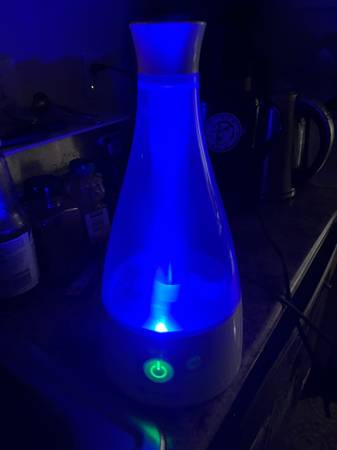 Pure guardian ultrasonic humidifier with light 1
