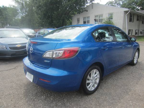 2012 Mazda 3 * Neumáticos nuevos * Bluetooth * Llantas de aleación * Puerto AUX - $7.995 (Anoka)63470777995137123
