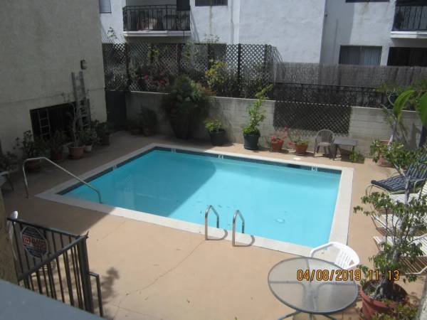 $1,750 OPEN HOUSE Sáb 10-12 MUY Amplio Individual con Piso de Madera Laminada y Espacioso (Studio City)63700958270723121