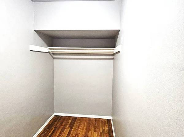 $670 / 1br - 642ft2 - Newly remodeled 1 bd suite for Rent! (Lakewood, OH)63924295984643123
