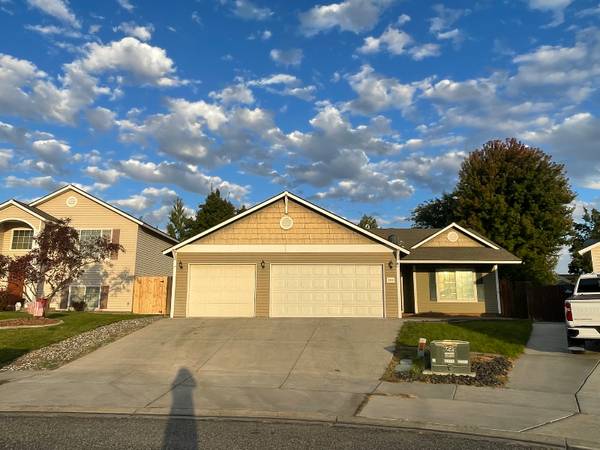 $2000.00 / 3br - 1346ft2 - One story house64000757896193120