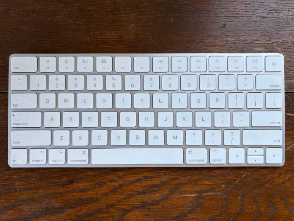 Apple Magic Bluetooth Wireless Keyboard(s) 2 w/ Rechargeable Batteries 1
