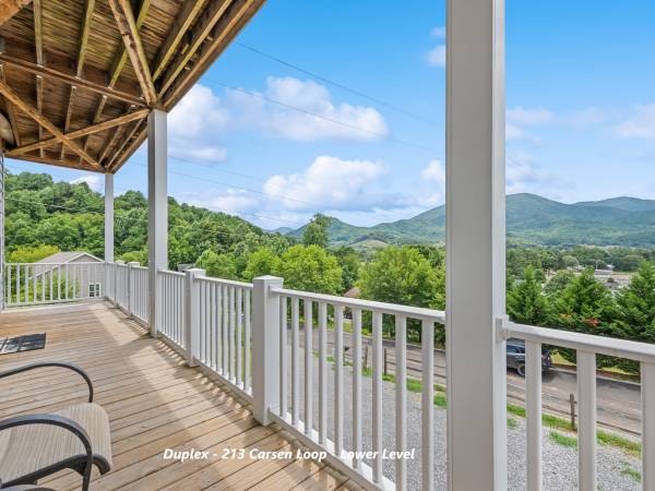 $544,000 / 6br - Big House with Big Views! - 113 Bronco & 213 Carsen (Waynesville)64029207759107121