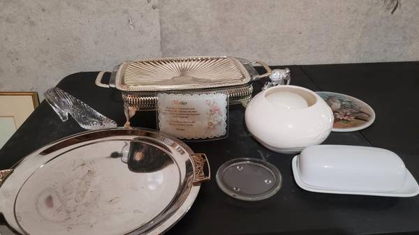 9-piece kitchen & decor items 1