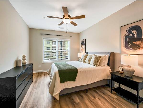$1,330 / 2br - Preferred Employers Save HUGE on your new home! (Burlington)64027437741571122