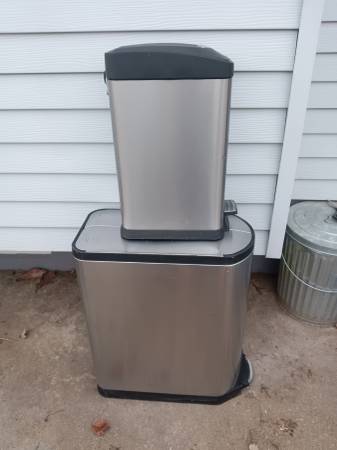 Two kitchen trash bins 1