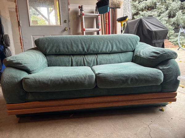 Free couch 1