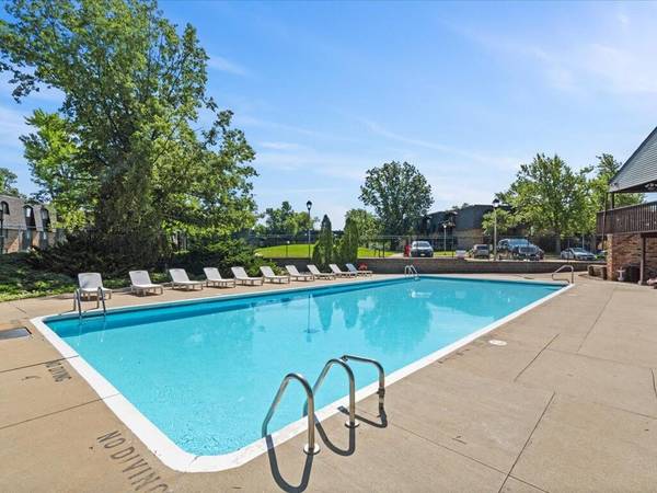$935 / 2br - 960ft2 - Juega, relájate, repite: así es la vida aquí. (470 Quail Ct SW, Cedar Rapids, IA)63863566244865120