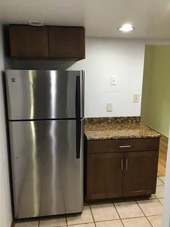 $2,000 / 2br - 1000ft2 - ALL Utilities Included in North Reston Condo Next to Lake Anne and RTC (Reston)64040030479107122