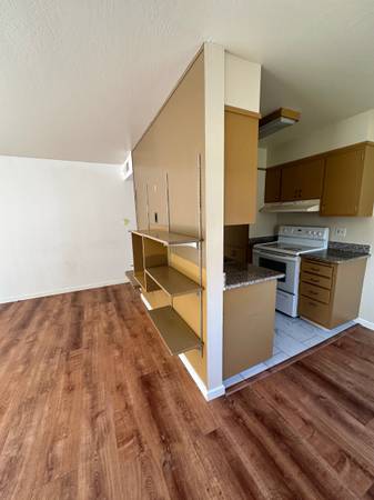 $3,299 / 2br - 1010ft2 - 2bed gated secure 3 blocks to UCB top floor views hardwood remodeled (berkeley)63845955682691124