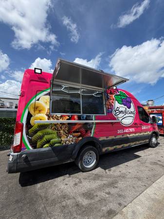 Acai Van 1