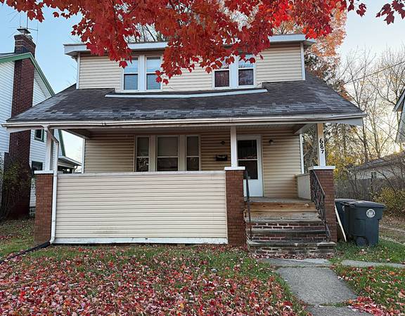 3 Bedroom Home Home in Akron 1