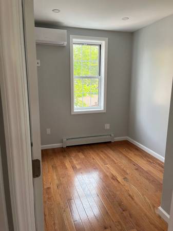 $2,500 / 2br - 2bedrooms/loft area (East New York)63945498495491122