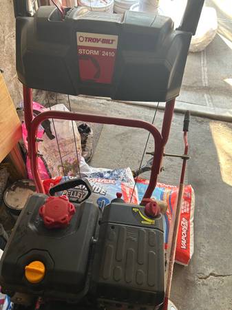 Troy-Bilt Storm 2410 Snow Blower (24", Electric Start) - Winter Ready! 1