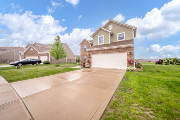 $325,000 / 4hab - 2158ft2 - ¡Esta casa es la combinación perfecta de comodidad, calidad y diseño elevado! (6579 Aster Drive)63989076719106121