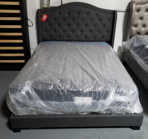 Elegant gray full/queen bed 1