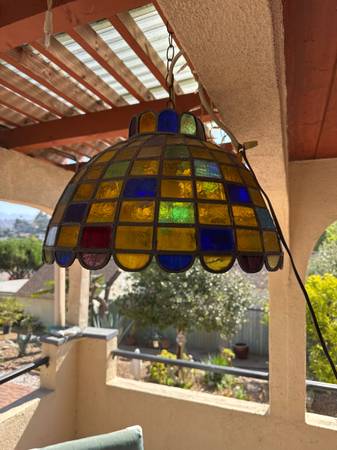 Lámpara de vitral antigua con plomo estilo colgante (estilo Tiffany) - $90 (Eagle Rock)63471426683905120