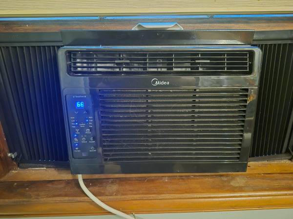 Midea Window Air Conditioner 1