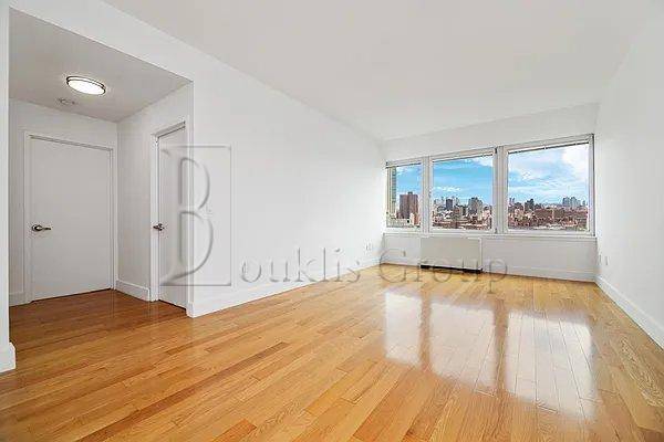 $4650.00 / 2br - Massive 2 bed___Steps to Fulton station____City views__ (Financial District)63816653767937121