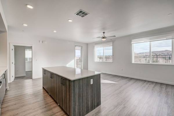 $2,627 / 3br - 1245ft2 - MOVE IN READY 3X2 FAMILY UNITS!! (Reno, Sparks, Northwest Reno)63992636867331121