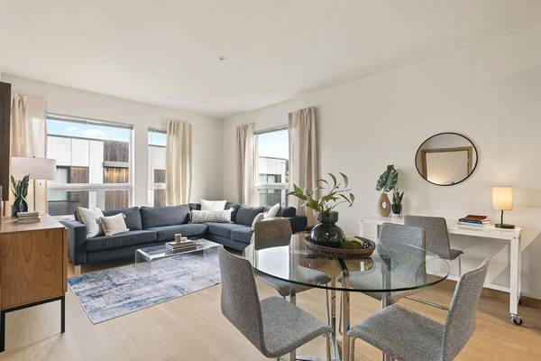 $2,450 / 2br - 996ft2 - ENERGY STAR Appliances, Walk-in closets (Interbay)63688369786241123