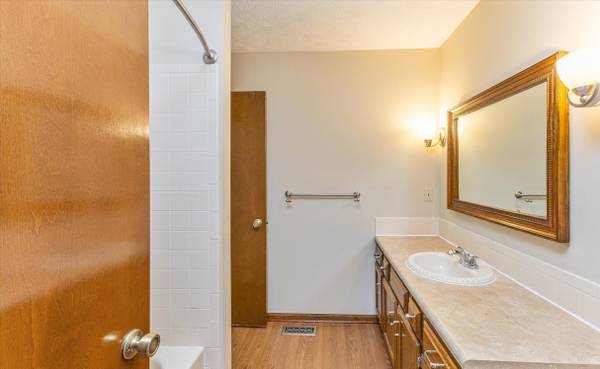 $850 / 1 habitación - 1071 pies² - ¡Espacioso hogar de 1 dormitorio y 1 baño con ático y diseño de planta abierta! (Fishers, IN)63501148577665122