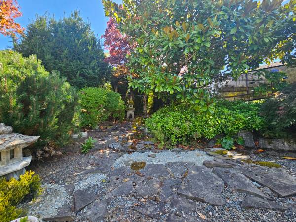 3 Bedroom Rancher in maple Bay 4
