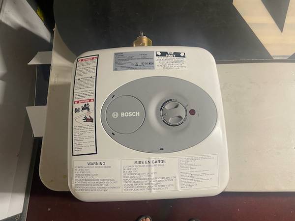 Bosch Electric Mini-Tank Water Heater Tronic 3000 T 4-Gallon (ES4) 1