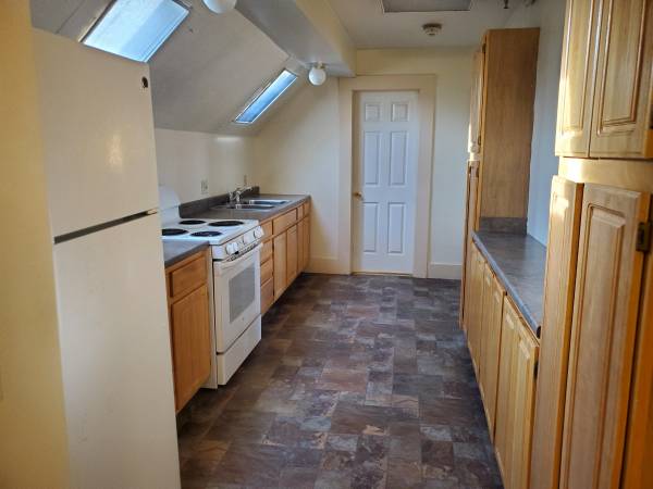 $2,900 / 3br - 1400ft2 - AVAILABLE NOW Spacious 3 Bedroom / 2 Full Bath in Downtown Northampton (Northampton)64017048105987120