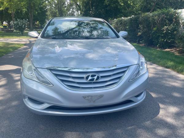 2012 Hyundai Sonata (Excellent Condition/Low Miles/Very Good Condition - $3,950 (WI/IL Border)63470430915331124
