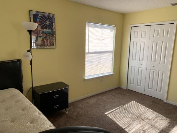 $700 / 200ft2 - Room for rent at Oakleaf (Orange Park)63377601543171122