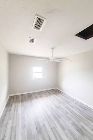 $1,600 / 3br - Newly Renovated 3 Bed Home on Large Lot and FENCED YARD (Belleview)63693502302849123